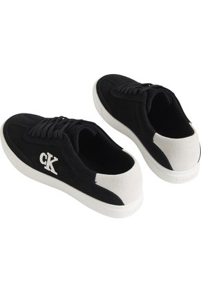 Tenis Multicolor Bajos Con Cordones Calvin Klein