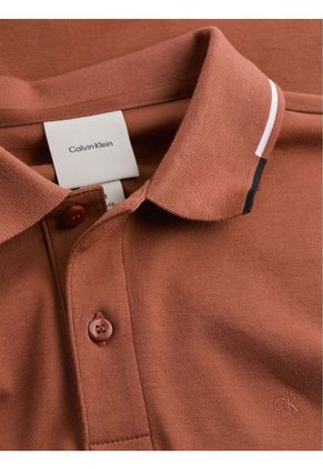 Polo Rojo Slim Con Detalle En Bordes Calvin Klein