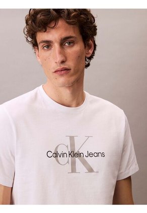 Camiseta Blanca Con Monograma Calvin Klein