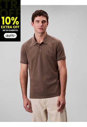 Polo Chocolate Con Monograma Bordado Calvin Klein Calvin Klein