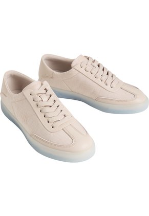 Tenis Rosado Bajos Con Cordones Calvin Klein
