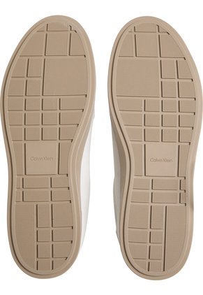Tenis Beige Bajos Con Suela Cupsole Calvin Klein