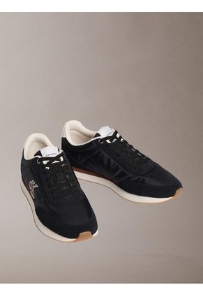 Tenis Negro Retro Runner Con Mix De Texturas Calvin Klein
