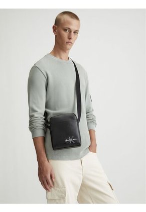 Bolso Negro Reporter Con Monograma Calvin Klein