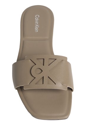 Sandalias Beige Planas Cuadradas Con Emblema Calvin Klein