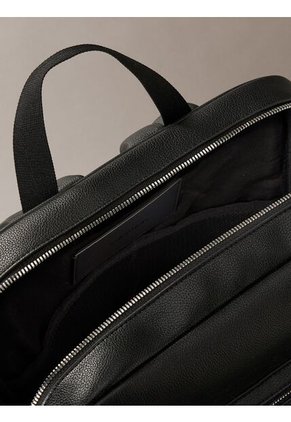 Morral Negro Delgado Micro Plebbe Calvin Klein