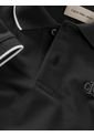 Polo Negro Con Detalle En Bordes Para Niño Calvin Klein de Calvin Klein
