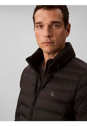 Chaqueta Negra Puffer De Peso Medio Con Capota Y Cierre De Cremallera Calvin Klein