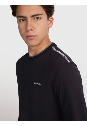 Camiseta Negra Manga Larga Con Logo Tape Calvin Klein