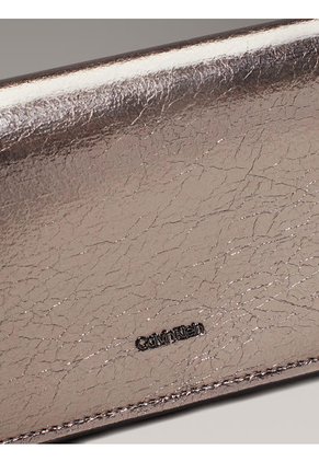 Mini Gris Bolso Cruzado Metálico Calvin Klein