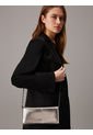 Mini Gris Bolso Cruzado Metálico Calvin Klein de Calvin Klein