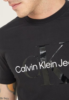 Camiseta Negro-Blanco Calvin Klein