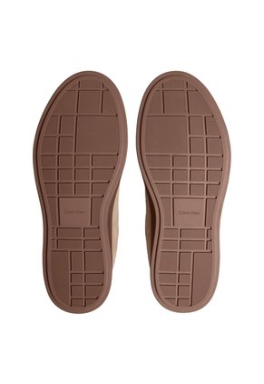 Tenis Beige De Ante De Perfil Bajo Calvin Klein