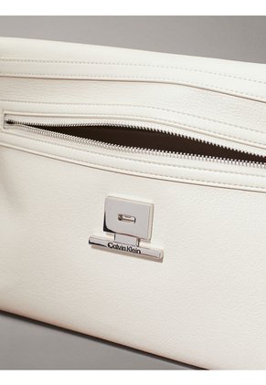 Bolso Blanco De Hombro Granulado Calvin Klein