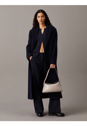 Bolso Gris De Hombro Soft Sculpt Calvin Klein