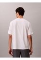Camiseta Blanca Con Gráfico De Logo Vertical Calvin Klein de Calvin Klein