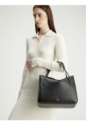Bolso Negro Shopper Soft Sculpt Calvin Klein
