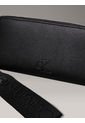 Billetera Negra Con Cremallera En El Contorno Calvin Klein de Calvin Klein