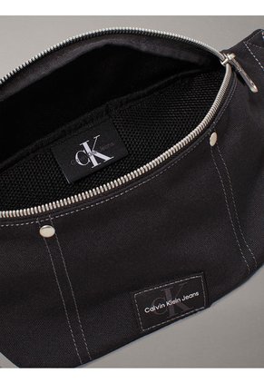 Canguro Negro Con Parche Calvin Klein