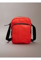 Bolso Rojo Reporter Acolchado Con Logo Monograma Calvin Klein de Calvin Klein