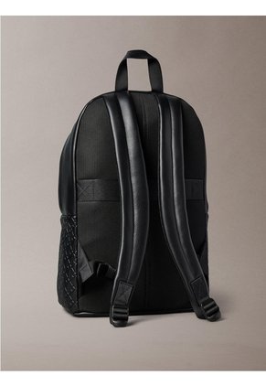 Morral Negro Con Monograma Grabado Integral Calvin Klein
