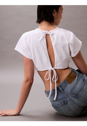 Camiseta Blanca Cropped Boxy Con Espalda Abierta Con Lazo - Pride Calvin Klein