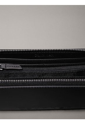 Billetera Negra Grande Con Cremallera En El Contorno RFID Calvin Klein