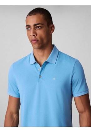 Polo Celeste Con Monograma Bordado Calvin Klein