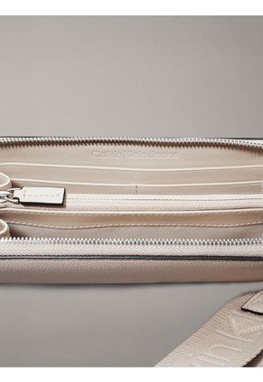 Billetera Beige Con Cremallera En El Contorno Calvin Klein