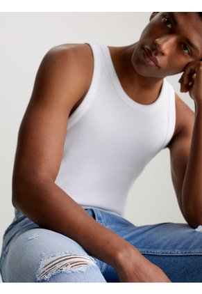 Dad Jeans Con Rotos Calvin Klein