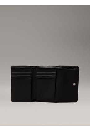 Billetera Negra Pequeña Acolchada De Plegado Triple Con RFID Calvin Klein