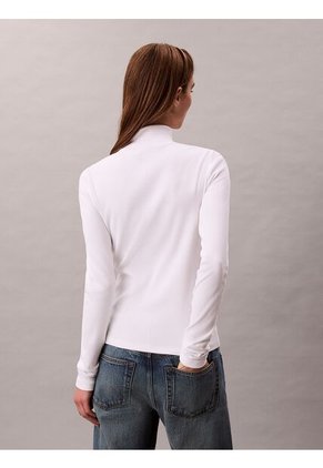 Camiseta Blanca Manga Larga Con Cuello Tortuga Calvin Klein