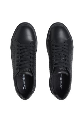 Tenis Negro Con Suela Gruesa Y Estampado De Monograma En Relieve Calvin Klein