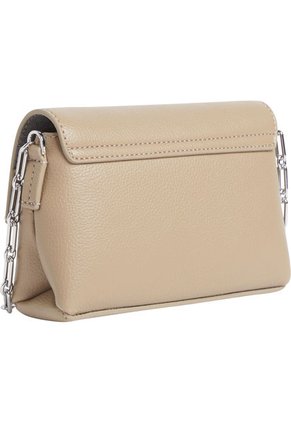 Bolso Beige Cruzado Con Placa Y Cadena Calvin Klein