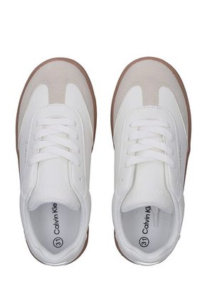 Tenis Beige De Corte Bajo Con Cordones Calvin Klein