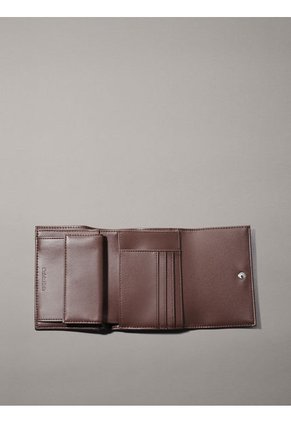 Billetera Café De Plegado Triple Y Cuero De Cocodrilo Calvin Klein