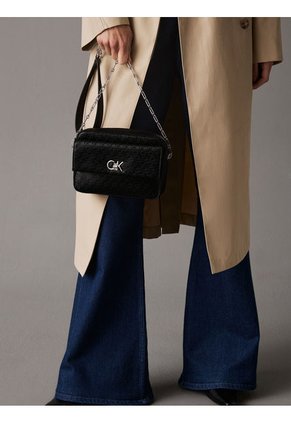 Bolso Negro Cruzado Con Monograma Calvin Klein