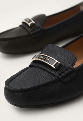 Apache Negro-Dorado Calvin Klein Levonne