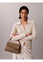 Bolso Beige De Hombro Con Emblema Metálico Calvin Klein de Calvin Klein