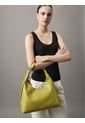 Bolso Verde Hobo Con Mini Logo Grabado Calvin Klein de Calvin Klein