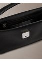Bolso Negro De Hombro Con Emblema Metálico Calvin Klein de Calvin Klein