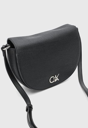 Bolso Manos Libres Calvin Klein Saddle Negro