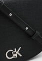 Bolso Manos Libres Calvin Klein Saddle Negro de Calvin Klein