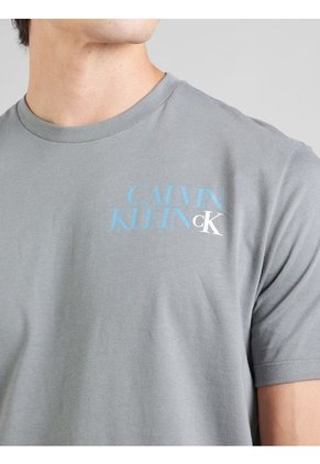 Camiseta Verde Con Diseño Apilado Calvin Klein