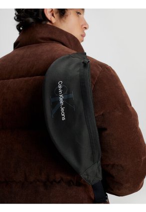 Cangurera Negra Essentials Calvin Klein