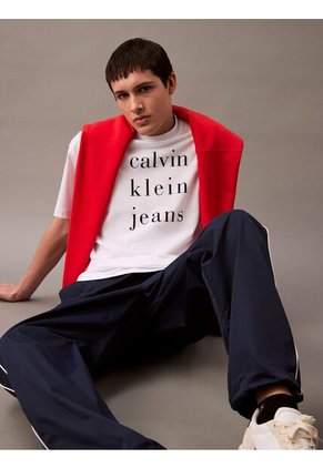 Camiseta Blanca Stacked Graphic Crewnec Calvin Klein