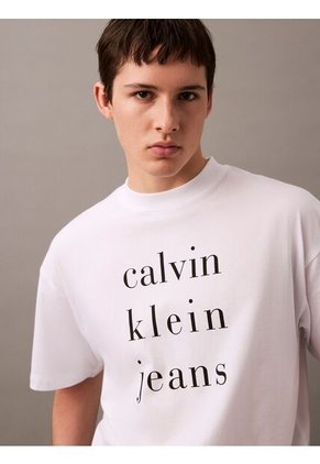 Camiseta Blanca Stacked Graphic Crewnec Calvin Klein