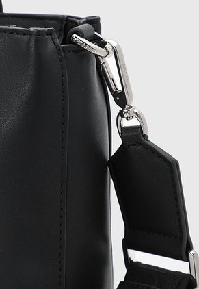 Bolso Calvin Klein Negro