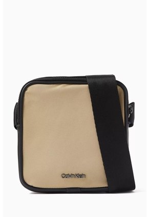 Bolso Beige Reporter Cuadrado Calvin Klein