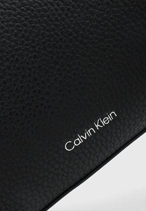 Bolso Calvin Klein Negro